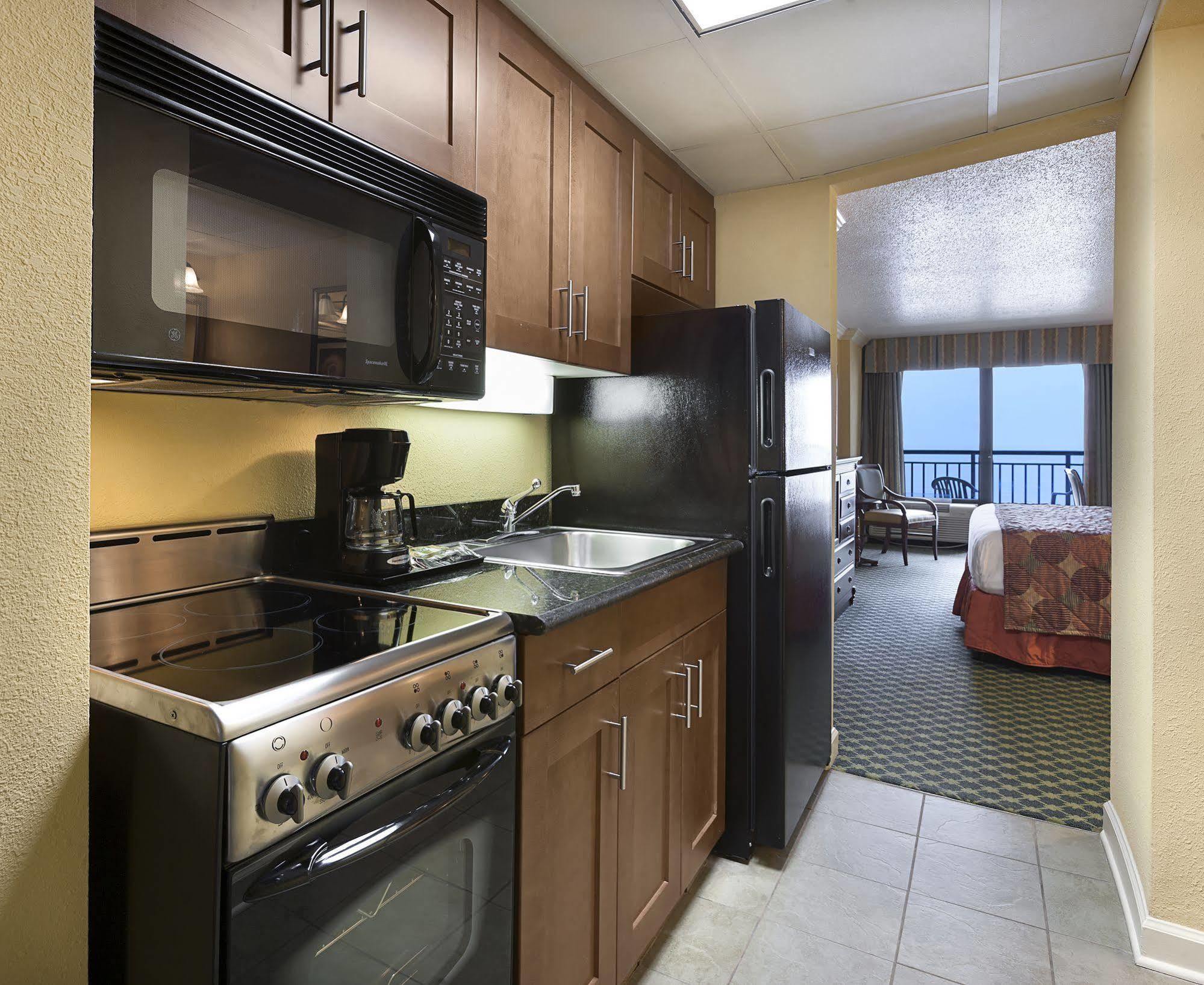 Holiday Pavilion Resort On The Boardwalk Myrtle Beach Extérieur photo